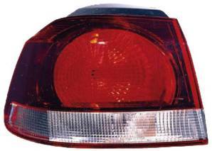 Feu arrière extérieur gauche VOLKSWAGEN GOLF VI 2008-2012, rouge/fumé, (type Hella), partie sur aile